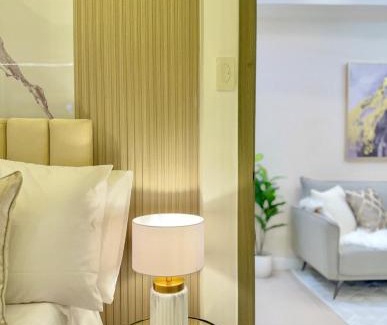 Highway Hills Apartment | Eastovia Suites city center condo with pool at Fame