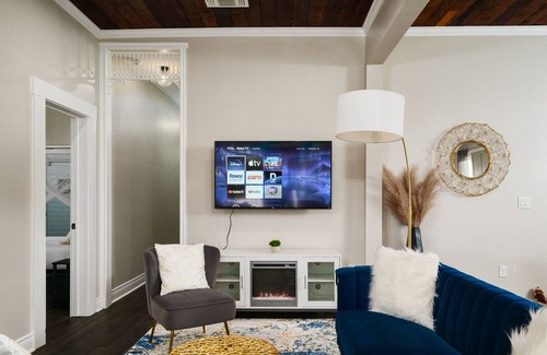 Eastside Promise Neighborhood House | Eastside Elegance | Close to DT l Pet Friendly