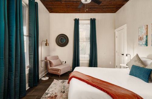 Eastside Promise Neighborhood House | Eastside Elegance | Close to DT l Pet Friendly