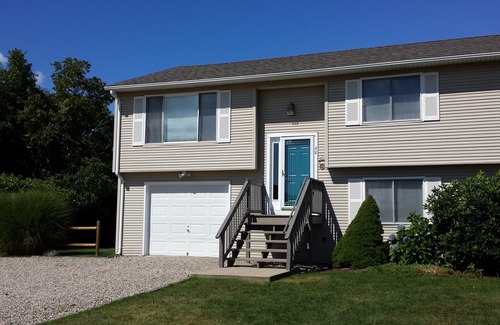 Eastward Look House | Eastward Look, Narragansett, RI - Narrbeahouse -Walk to Beach