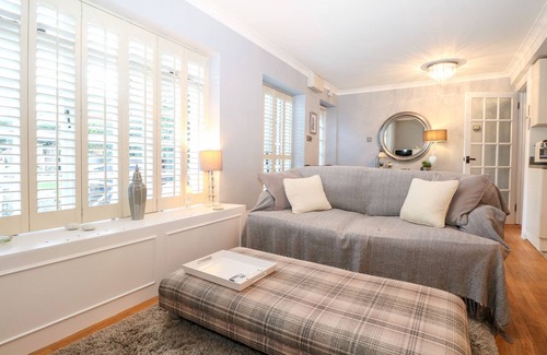 Maresfield House | EASTWOOD, romantic, character holiday cottage in Maresfield