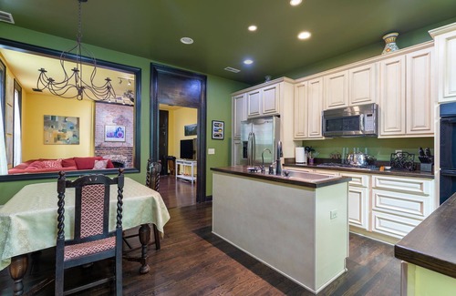 Germantown House | Easy access to Taylor Swift, Broadway, CMAs & more