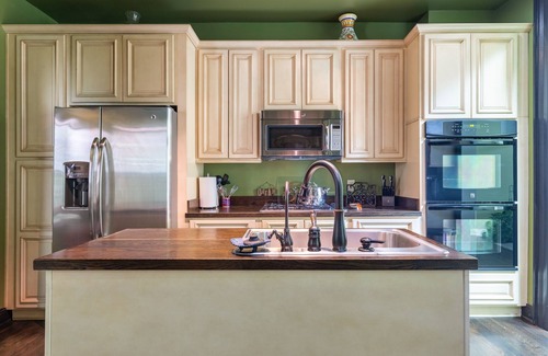 Germantown House | Easy access to Taylor Swift, Broadway, CMAs & more