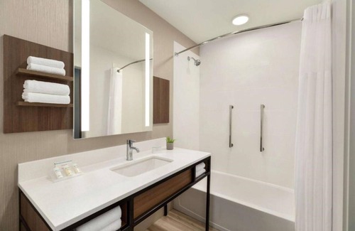 SeaTac House | Easy access to the airport and downtown