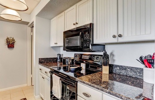 Fernandina Beach Condo | Easy Beach Access: First-Floor Paradise - Book Now