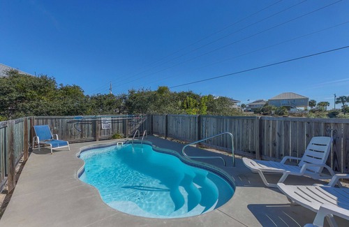 St. George Island House | Easy beach access - PRIVATE POOL!