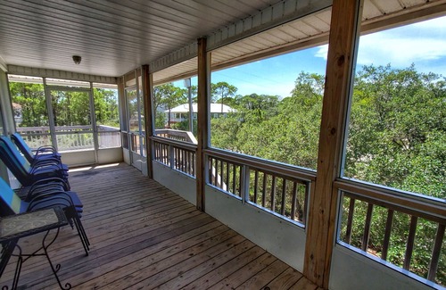 St. George Island Cottage | Easy Beach Access - 2 FREE BIKE RENTALS INCLUDED WITH YOUR STAY!