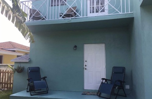 Nassau House | Easy Breezy - cable beach