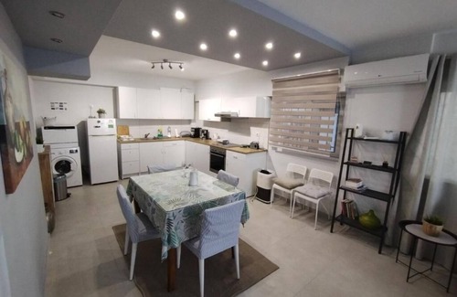 Ilioupoli Apartment | Easy & Comfy Athens