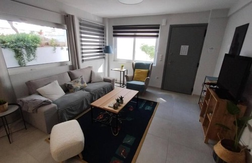 Ilioupoli Apartment | Easy & Comfy Athens