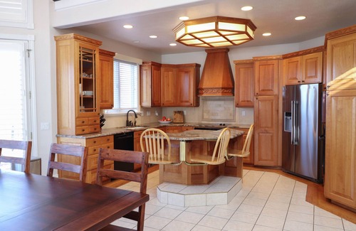 Farmington House | Easy Family fun in & outside!