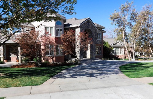 Farmington House | Easy Family fun in & outside!