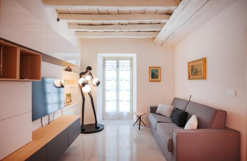 Historic Centre Apartment | Easy Flat 20 Settembre