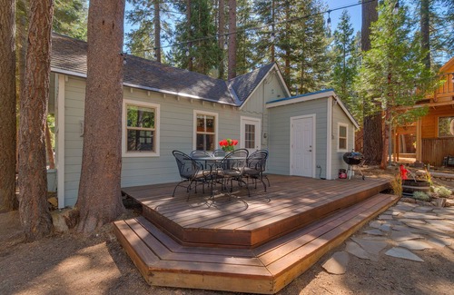 Tahoma Cabin | Easy Living: 1 BR, 1 BA Cabin or Bungalow in Tahoma, Sleeps 2