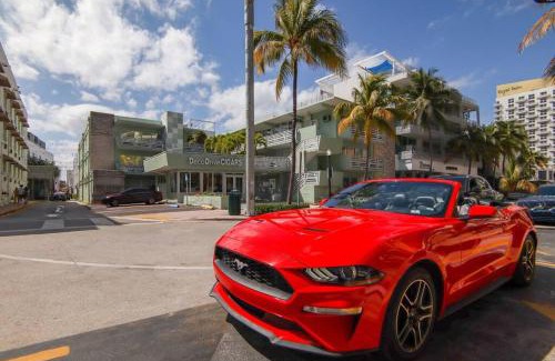 South Beach Apartment | Easy Ocean Dr Beach, 2 Queenbeds
