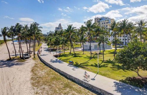 South Beach Apartment | Easy Ocean Dr Beach, 2 Queenbeds