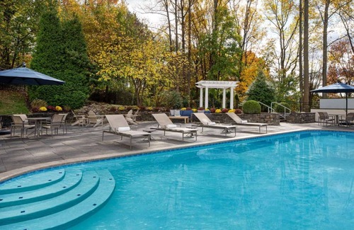 King of Prussia Hotel | Easy Philly Access | Dining. On-Site Bar. Pool.