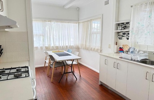 Merrylands House | Easy Stay House