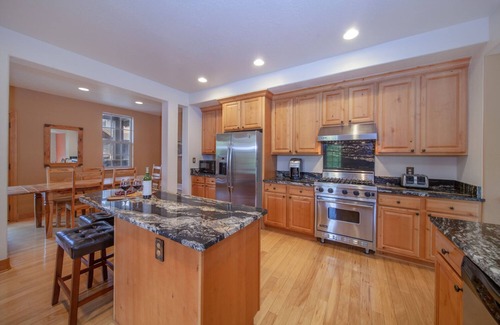Winter Park House | Easy stroll to Summer Jazz Festival! Private Hot Tub 4 BR