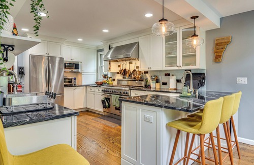 West Orange House | Easy Train Access to NYC! Elegant Family Retreat