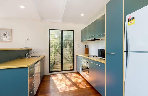 Point Lookout House | Easy walk to Home and Cylinder Beaches