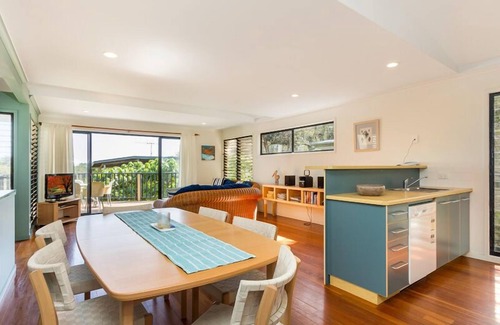 Point Lookout House | Easy walk to Home and Cylinder Beaches