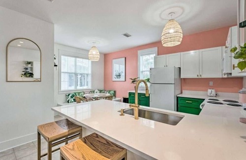 Seagrove Beach House | Easy Walk to Seagrove Beach: 'Beverly Bungalow'