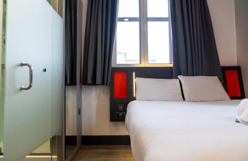 Leeds City Center Hotel | easyHotel Leeds