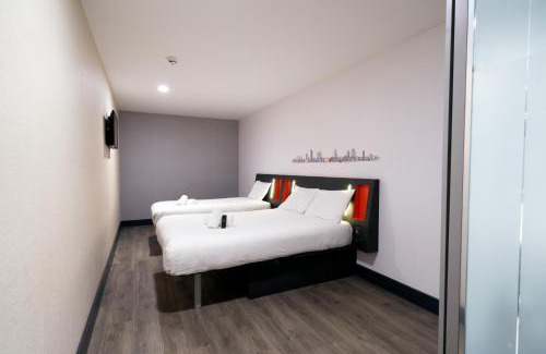 Leeds City Center Hotel | easyHotel Leeds