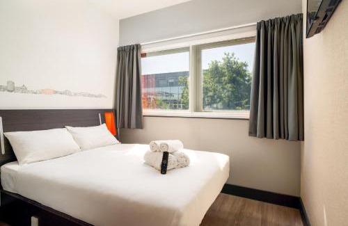 Central Milton Keynes Hotel | easyHotel Milton Keynes