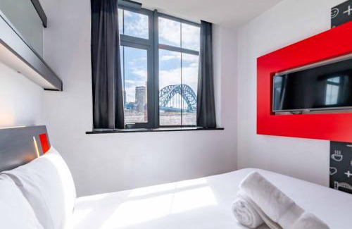 Newcastle-upon-Tyne Hotel | easyHotel Newcastle