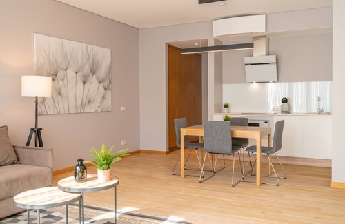 Centrs Apartment | Easyrooms Dzirnavu luxury apartment with balcony