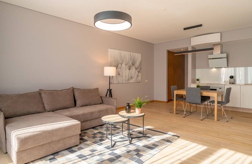 Centrs Apartment | Easyrooms Dzirnavu luxury apartment with balcony