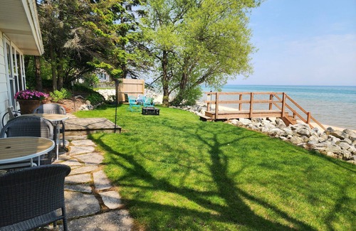 Oostburg Cottage | Eat, Drink and be Cozy at Beachdaze this winter!