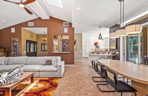 Sonora Sunrise House | Eat Play Love – Designer Palm Springs Home with Pool, Mountain Views, Games & Outdoor Dining