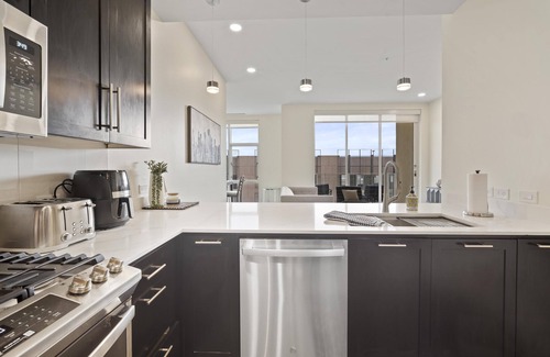 Desert Ridge Apartment | Eat, Play, Stay! Large 1x1
