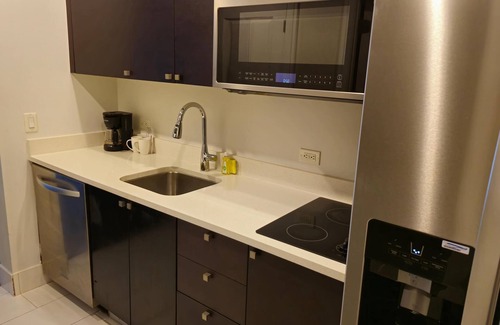 Doral Condo | Eat, Sleep, Golf, Repeat, King Studio w/Kitchen
