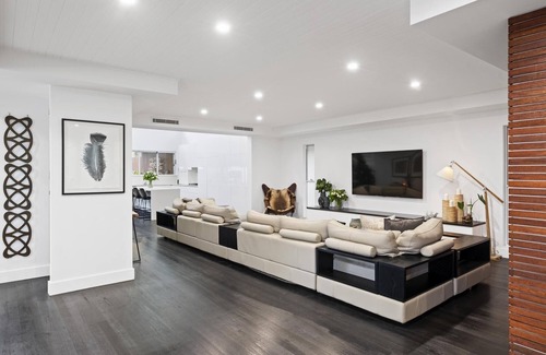 Killcare Heights House | Eau De Vie @ Killcare - Boutique home close to Killcare Beach, Bouddi National Park and Killcare Village.