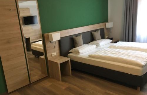 Feldmoching - Hasenbergl House | Eberl Hotel Pension München Feldmoching