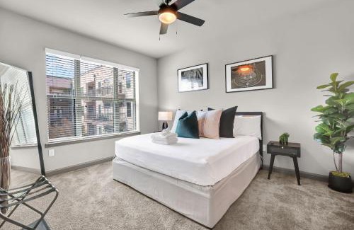 Loring Heights Apartment | Ebony & Ivory Midtown King Bed