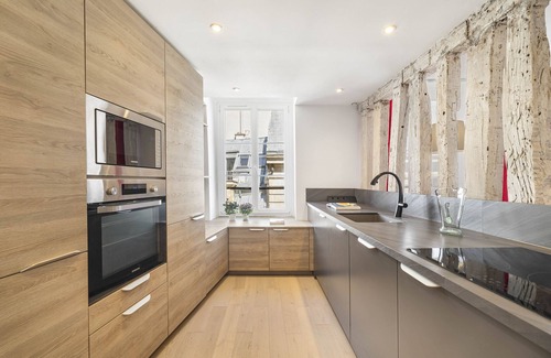 Quartier Sainte-Avoye Apartment | Ecarlate, very nice 2 bedroom 2 bathroom apartment