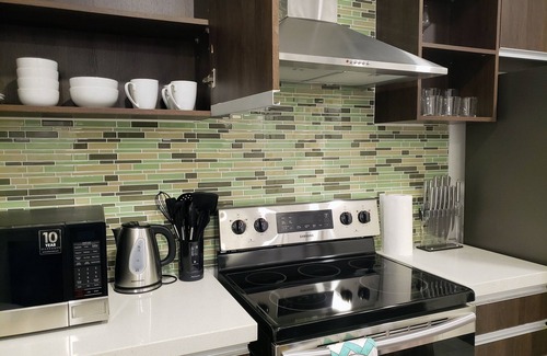 Saint Andrew Apartment | Echelon Escape Lux 1B/R w/Pool|Gym
