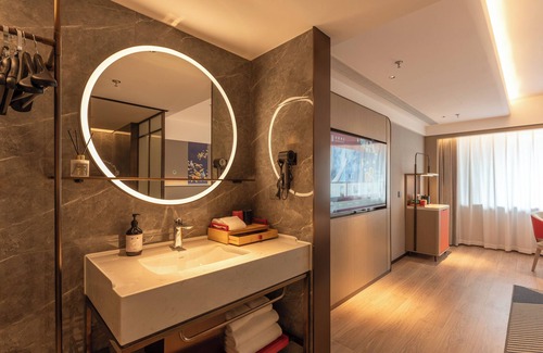 Jiang Han Hotel | ECHENG Hotel, Jianghan Road Pedestrian Street, Wuhan River Beach