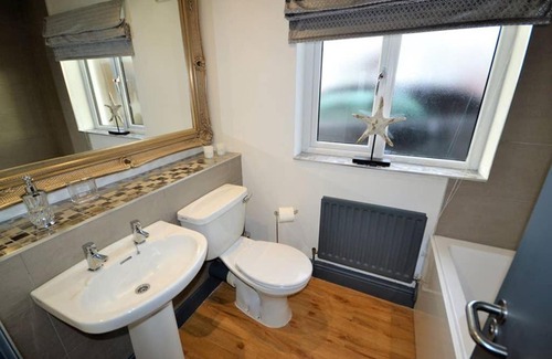 Trearddur Bay House | ECHO BEACH-LARGE 4 Bed BEACH HOUSE-TREARDDUR BAY