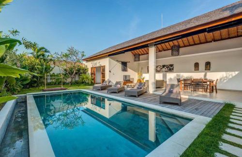 Batu Bolong Villa | Echo Beach Villa and Apartment