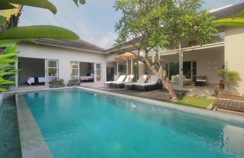 Batu Bolong Villa | Echo Beach Villa and Apartment
