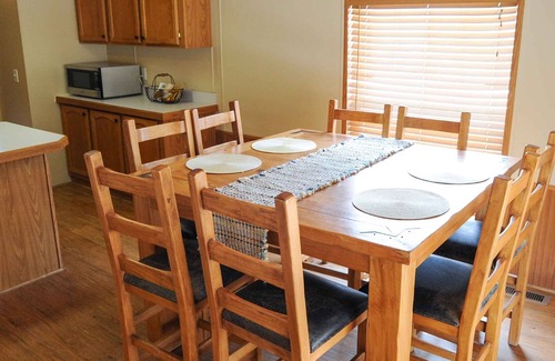 Canon City House | Echo House - Family Rental Home at Royal Gorge Cabins