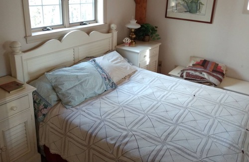 Dexter House | Echo Lake Lodges - Life on the Lake