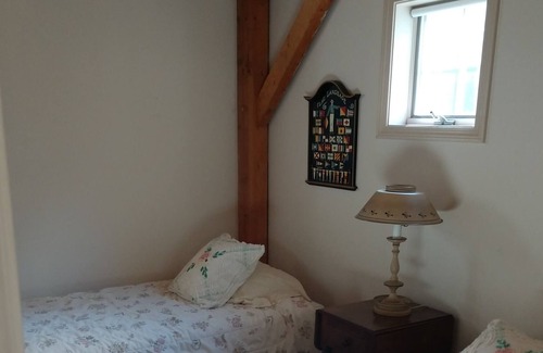 Dexter House | Echo Lake Lodges - Life on the Lake