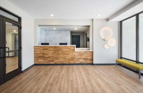Cascades Hotel | ECHO Suites Extended Stay by Wyndham Sterling